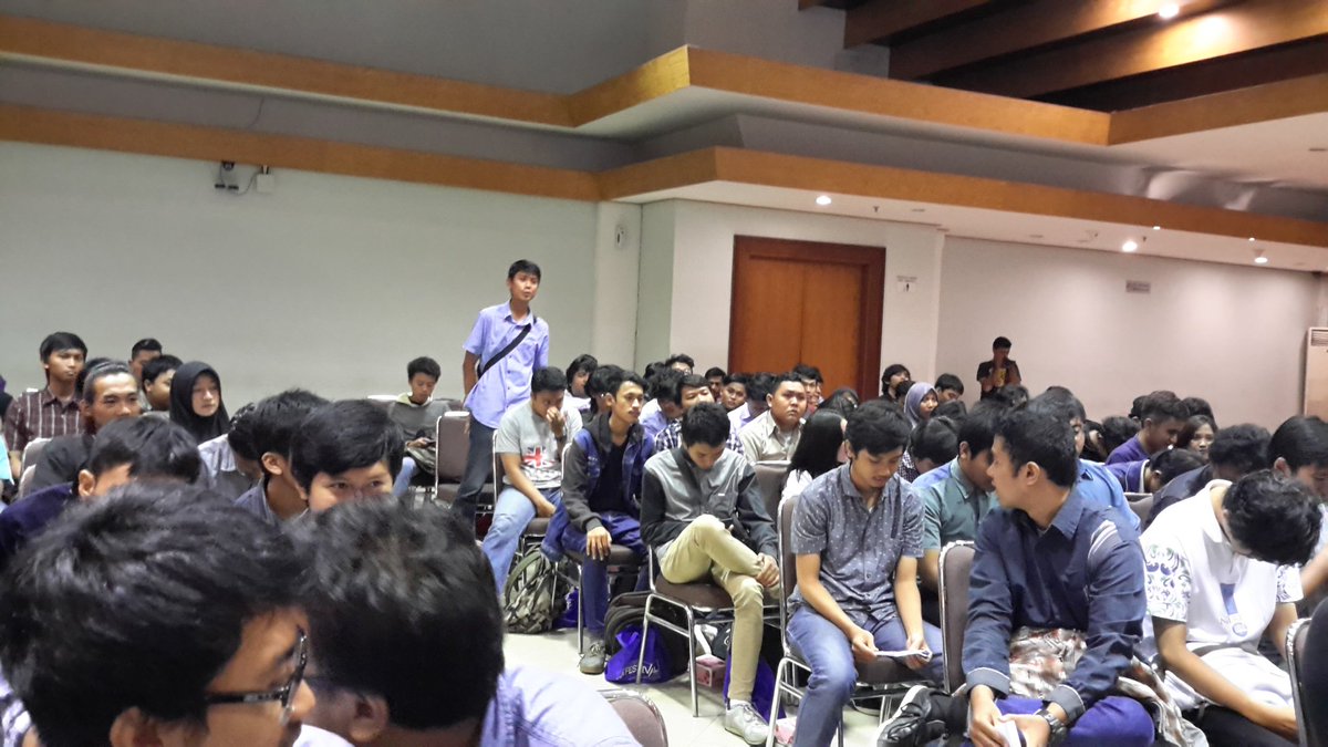 Keaktifan peserta pada saat pembicara ketiga
<a href="/UG_BEMFTI/">BEM FTI Gunadarma</a> <a href="/UG_HMTE/">HMTE UG</a> 
#itfestug2016