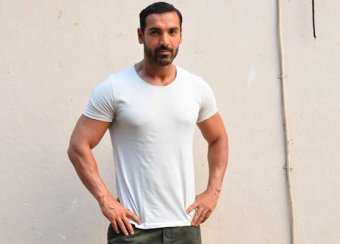 trishac2514's tweet photo. #Dishoom2 in the offing? #DishoomWrapsUp @TheJohnAbraham @Asli_Jacqueline @Varun_dvn
https://t.co/wrMx70sGQd https://t.co/N8kmEVTpS2