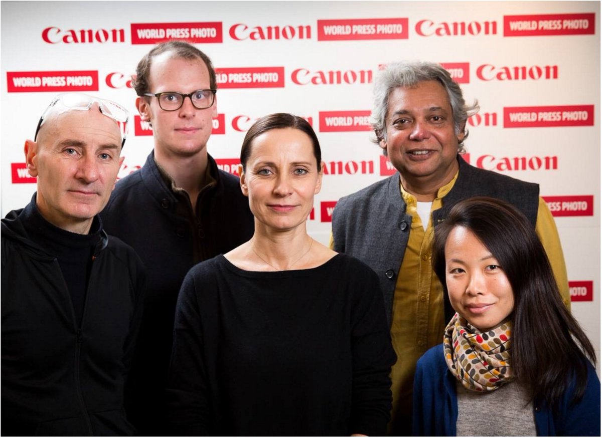 Judging the world: an interview with <a href="/WorldPressPhoto/">World Press Photo</a> judge and Staff Pro <a href="/chiyin_sim/">Sim Chi Yin</a> s.fstopgear.com/hf9