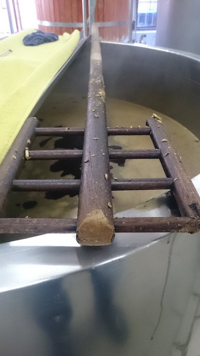 Lautering the milkstout.