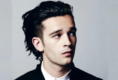 Reinvéntate: Según Matty Healy, de <a href="/the1975/">The 1975</a>, el ‘we don’t care!’ ya pasó de moda ow.ly/4mPeGB
