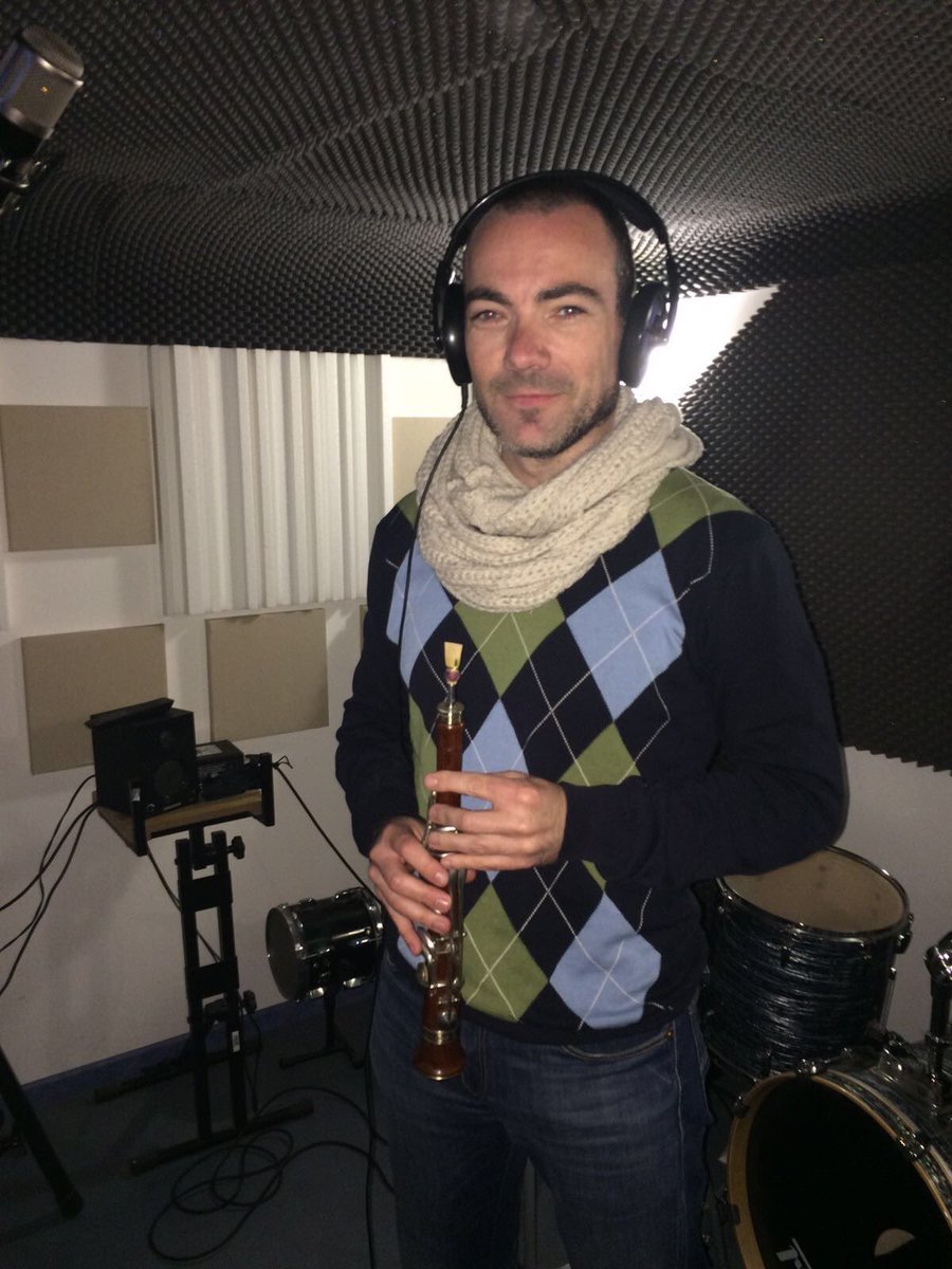 teachersbandcu's tweet photo. Algunas fotos de la sesión en @OrganicAudioEst de #cuencaesmúsica con @JMenciasS @JALerma @perikobazter  #Cuenca20A https://t.co/OxEXMTDR0i