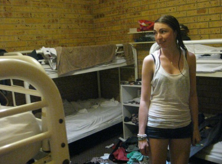 Harrybarry123's tweet photo. How the hell is this photo over 5 years old 😱 #oldiebutgoodie #hostellife #lookinggoodem @EmilyCahill_ https://t.co/Adaokt4wlw