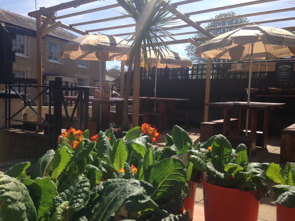 TheKeystonePub's tweet photo. Anyone fancy a sun trap this lunch time? @ExperienceGford @GuildfordFringe @GuildfordTIOT https://t.co/PSu9pA9Hmh