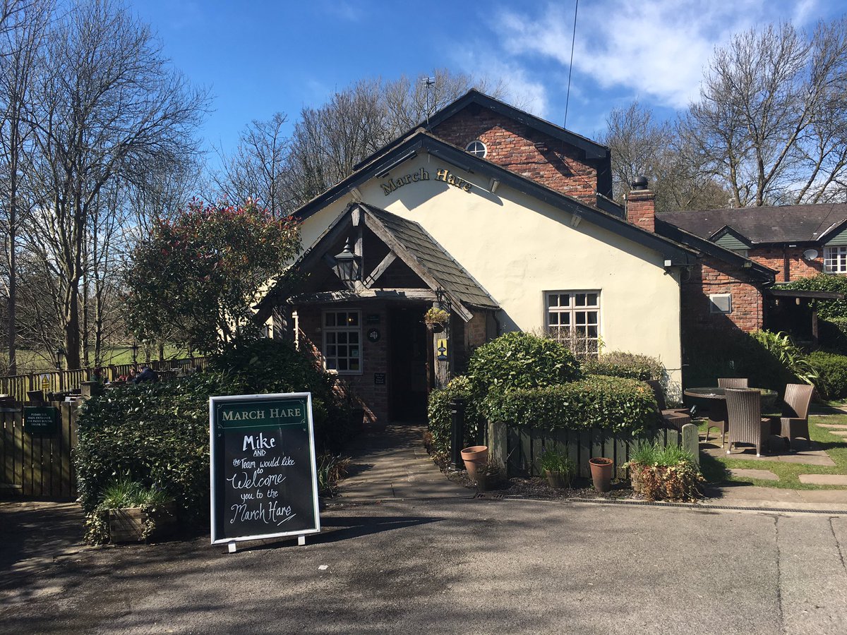 marchharechulme's tweet photo. #marchharesunshine #cheadle #cheadlehulme #drinks #cider #food #beergarden #sunoutside https://t.co/ZTjFqbfxV8