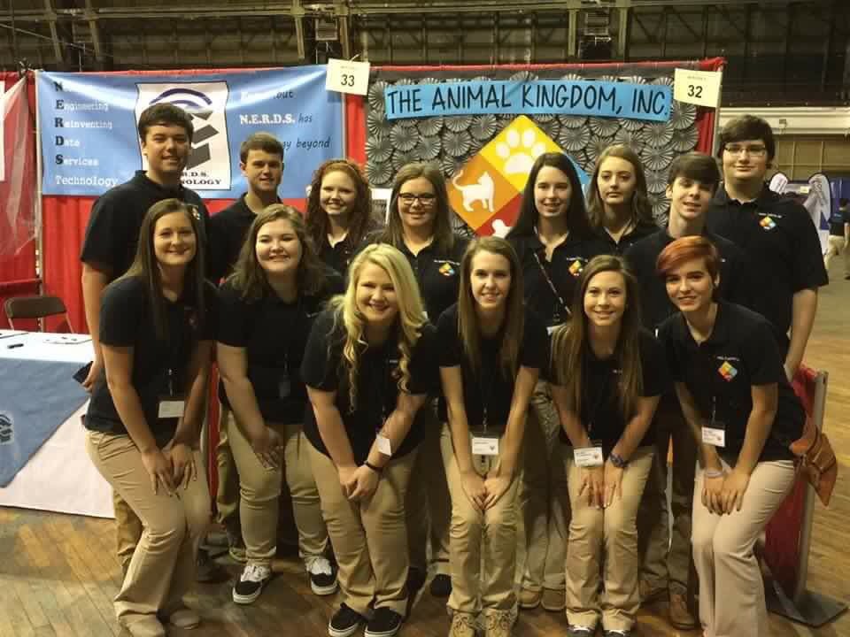 taki_lhs's tweet photo. Super proud of our firm! 😸 #2016YBS https://t.co/etMoD5D2UA