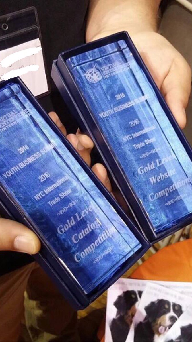 taki_lhs's tweet photo. Super proud of our firm! 😸 #2016YBS https://t.co/etMoD5D2UA