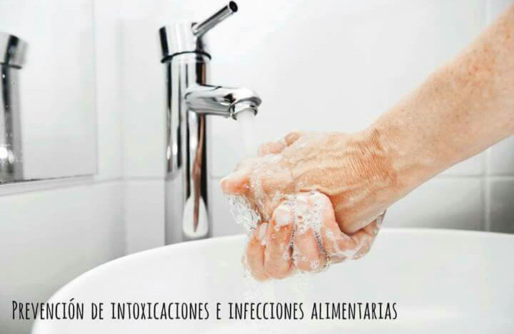 saludalimenta's tweet photo. Normas de higiene básicas en la cocina #alimentalasalud 
https://t.co/CeCEyjDqi1 https://t.co/mZY0yNsOf4