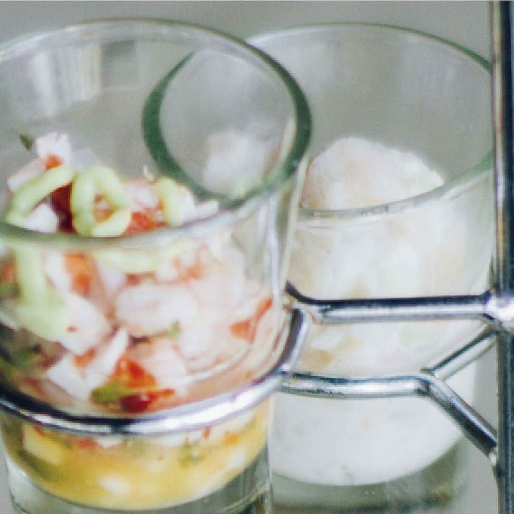elmenuvirtual's tweet photo. Ceviches de la casa en  @paladarvalencia

Ceviche de mariscos con couli de mango y tope de guacamole. Ceviche de ro… https://t.co/IzbJSs8MDX