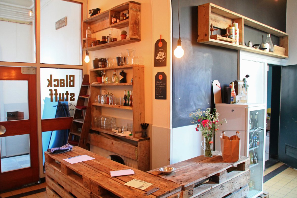 MeetingsBooker's tweet photo. Looking for an #Amsterdam meeting space? Choose our venue of the day: the creative and welcoming @mixtuptwit centre https://t.co/cyQ3cN9MfQ