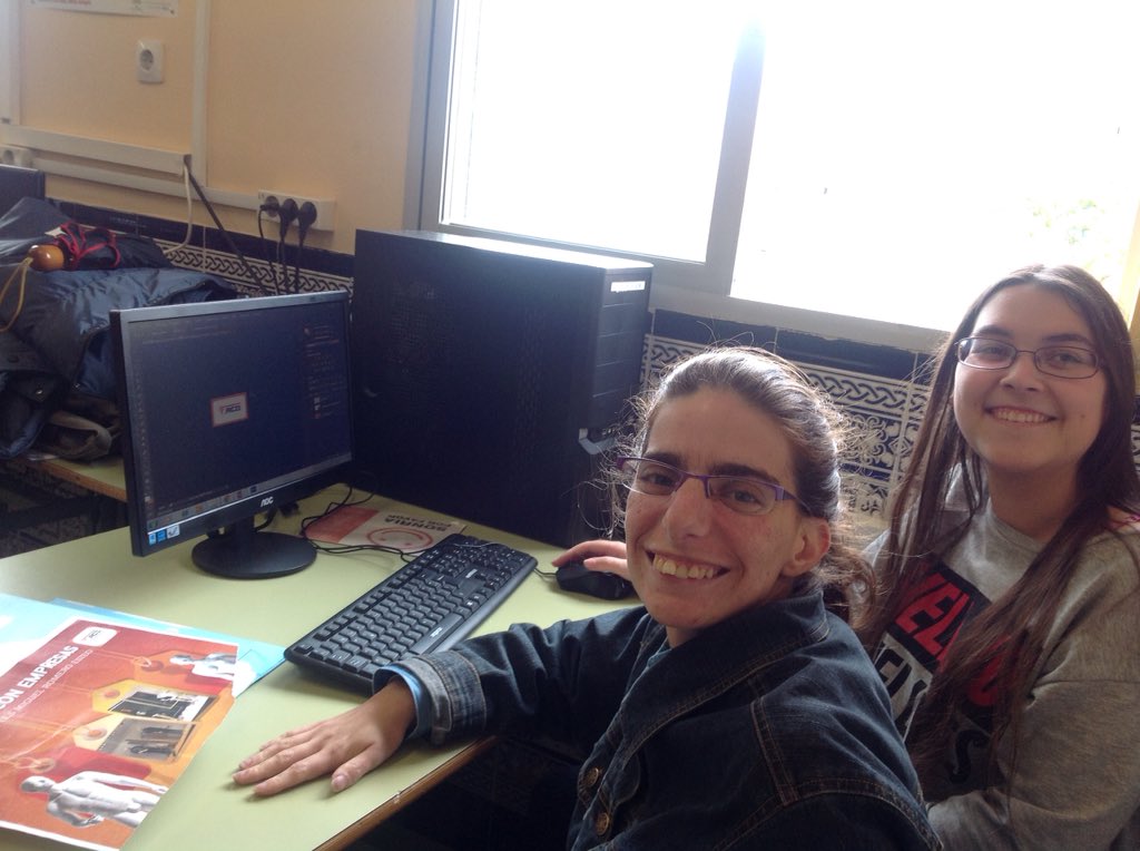 FP_eel11's tweet photo. Mini tienda educativa. Gracias a Lorena Master del profesorado y nos ayuda a montarla. https://t.co/nqmsjyGpry