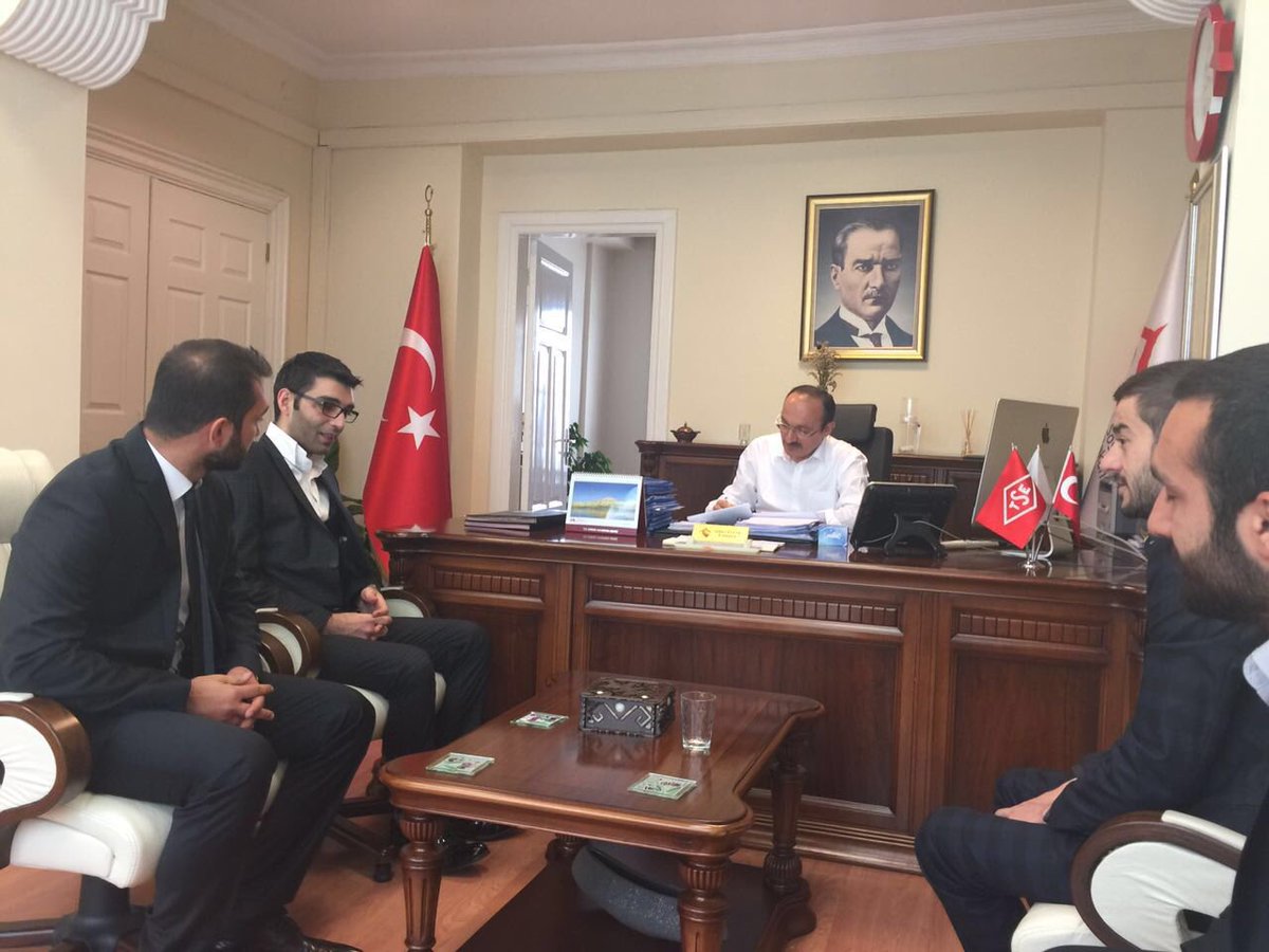 Aile ve sosyal politikalar il muduru Selim Çelenk'i ziyaret ettik @benbirkulum1 @scelenk61 @kurtcanc <a href="/tuncbilekmurat/">murat TUNÇBİLEK</a>