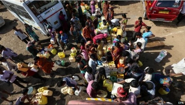 BBCIndia's tweet photo. India says a quarter of its population - 330 million people are affected by severe drought https://t.co/OokVMlKvsQ https://t.co/Zeht41Q3kH