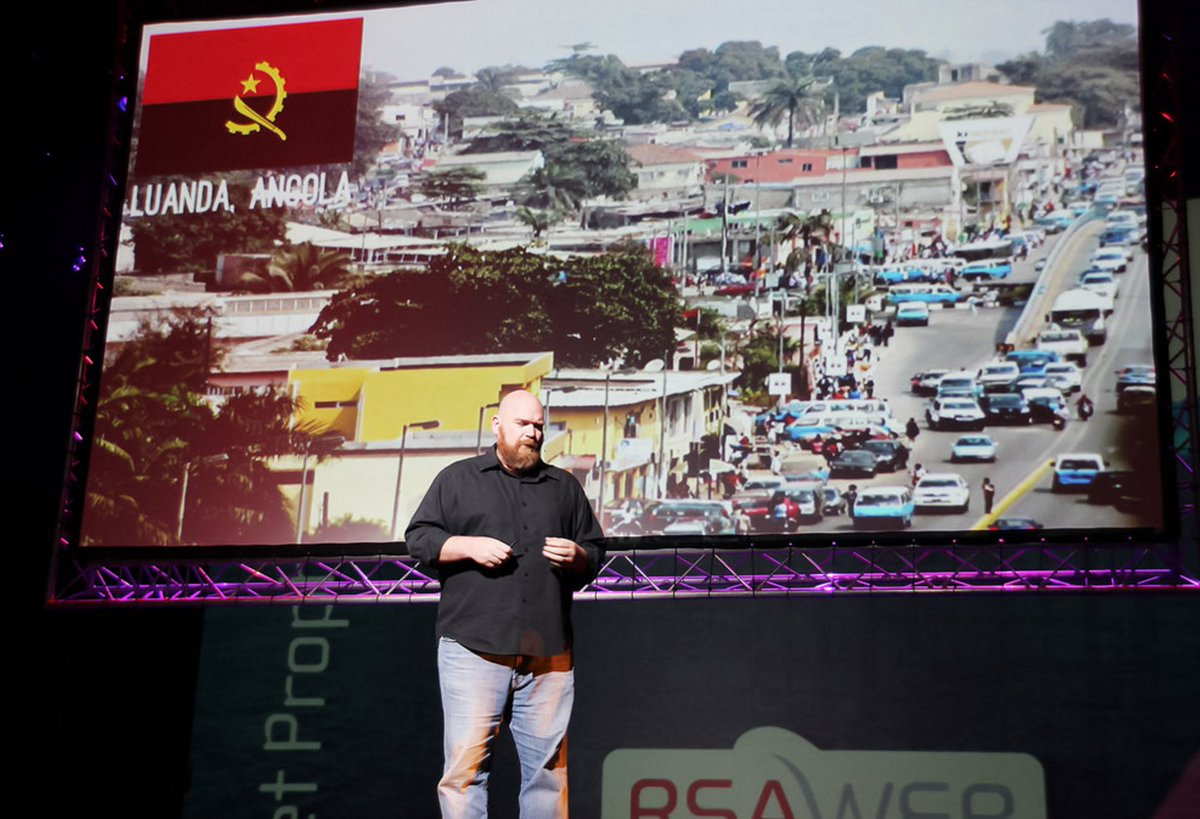netprophetlive's tweet photo. .@whiteafrican platforms to improve daily lives of Africans @brcknet #NetProphet2016 VIDEO https://t.co/ltqh5asTh4 https://t.co/U3u3TAnR5j