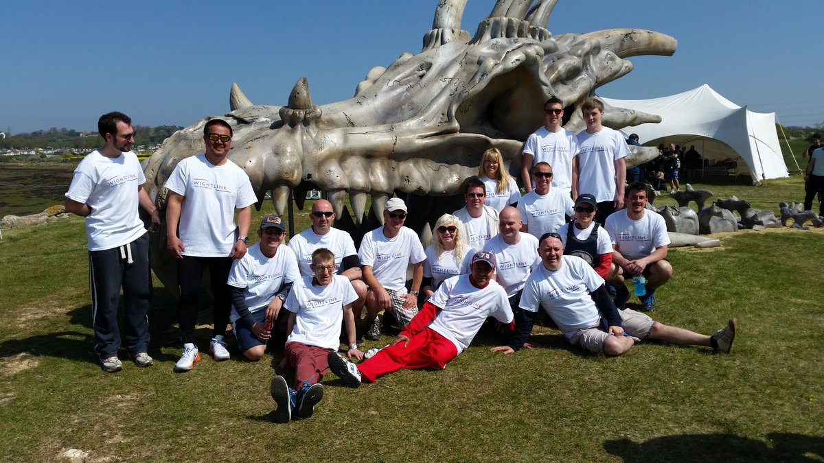 Adyfarrell's tweet photo. @JohnGiddings01 @wightlinkferry Let's hope the weather is kind to us tomorrow. #DragonBoatRace #TeamWightlink https://t.co/oPTJxht8UR