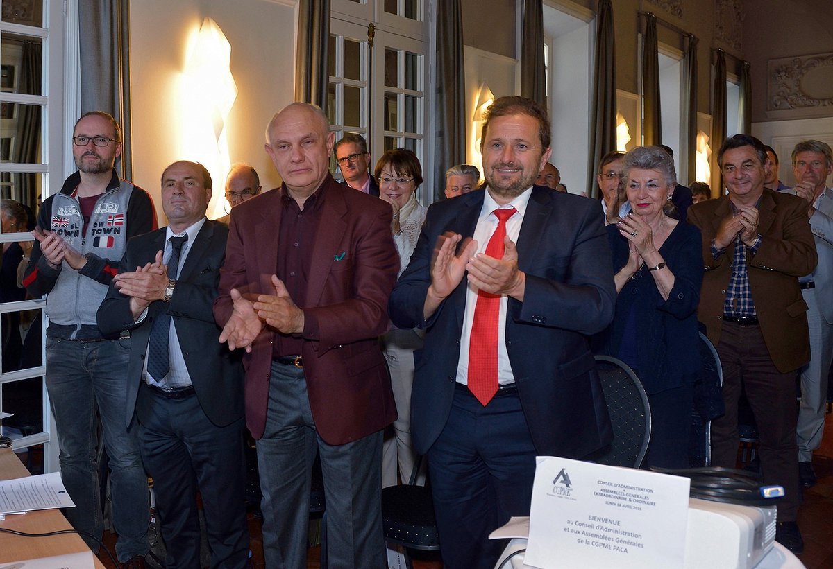 « UNE STANDING OVATION » pour Joël MARTIN lors de sa passation de pouvoir au nouveau Président de la #CGPME #PACA