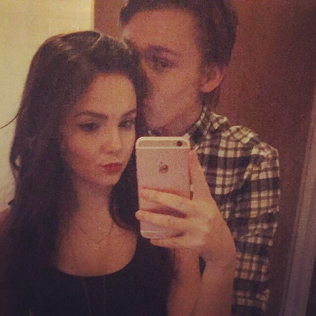 secxndsun's tweet image. 3 years between these pictures...