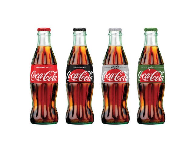 TrendsConnected's tweet photo. Een verenigend design voor #CocaCola. Hier een korte video over de evaluatie van het #merk: https://t.co/MuiXYNT4VU https://t.co/hlOGIeaJde
