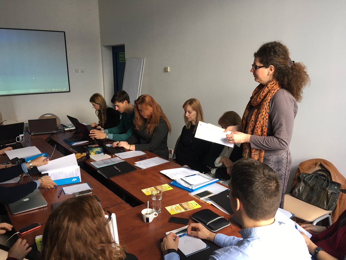 GamifyTeaching's tweet photo. Starting the meeting #gamifyteaching https://t.co/eMVwwU23mW