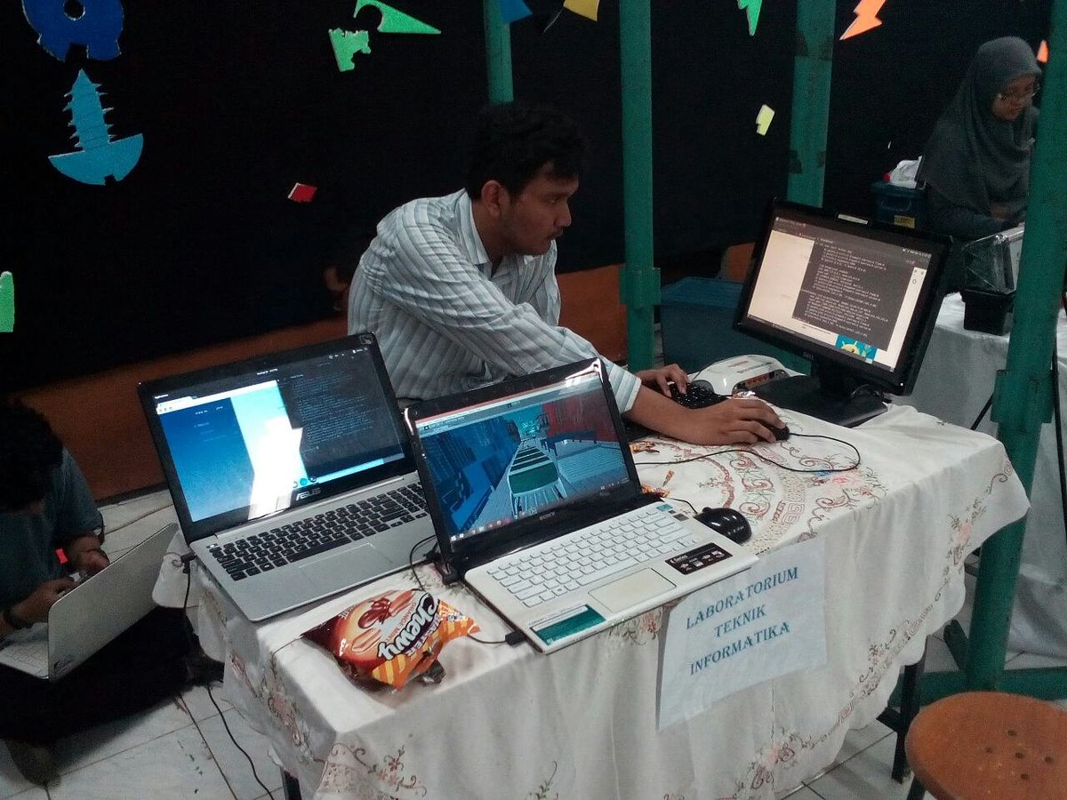 Pameran Laboratorium Teknik Informatika

#itfestivalug2016