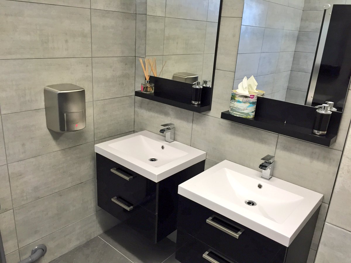 CrossfireRoss's tweet photo. Stunning new staff toilets fitted by @CrossfireRoss @MawGreen at @GPSPeterborough how good do these look?? 😳 WOW! https://t.co/c8DGAsDCRk