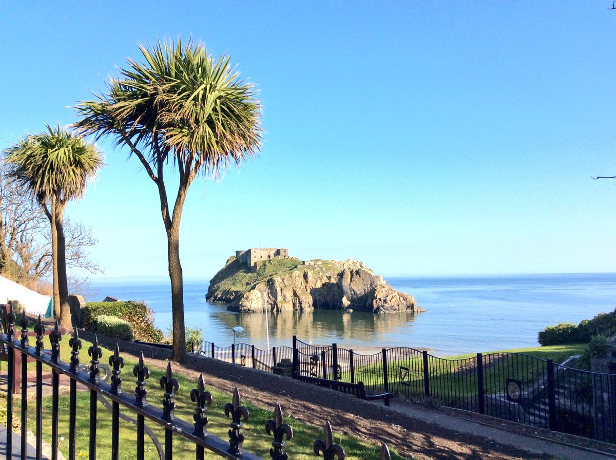 DesignDais's tweet image. Spring views of #Tenby #Pembrokeshire yesterday.