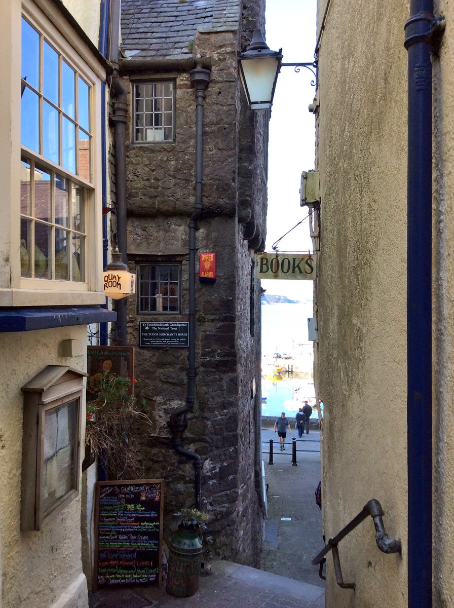 DesignDais's tweet image. Spring views of #Tenby #Pembrokeshire yesterday.