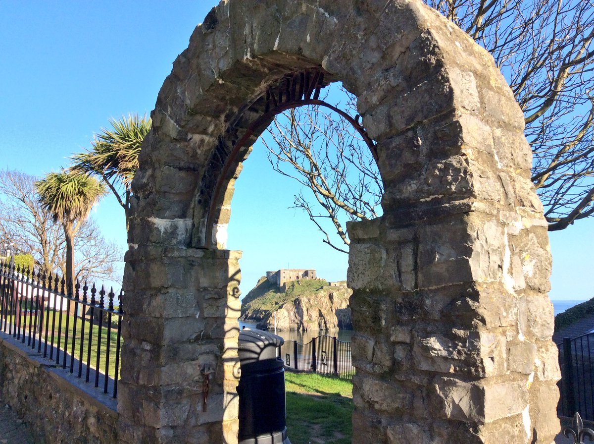 DesignDais's tweet image. Spring views of #Tenby #Pembrokeshire yesterday.