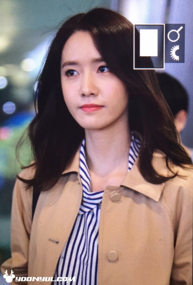 [PIC][20-04-2016]YoonA trở về Hàn Quốc + Đáp chuyến bay sang Nhật Bản dự sự kiện "Louis Vuitton Exhibition" vào chiều nay CgeWSm7XIAQrbkJ