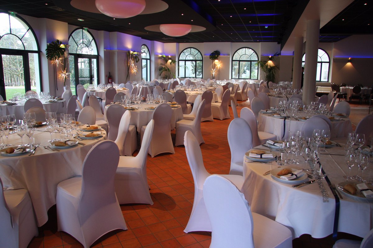 ChatillonDe's tweet photo. Découvrez l'Orangerie de 450 m² et la Gloriette de 120 m² #wedding #mariage #locationsalle #angers #jaimelanjou https://t.co/UVhEbqpQqY