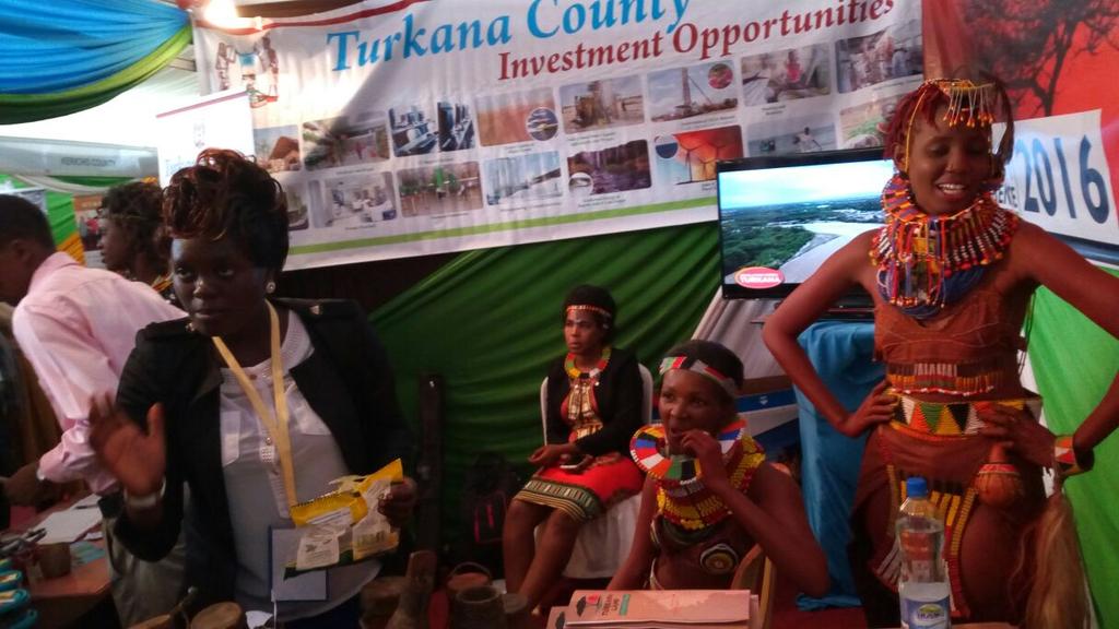 JamesLokwale's tweet photo. While at #DevCon2016 in Meru, visit Turkana County's stand. The beauties will happily be on hand to attend to you. https://t.co/I7DW6ftbHl