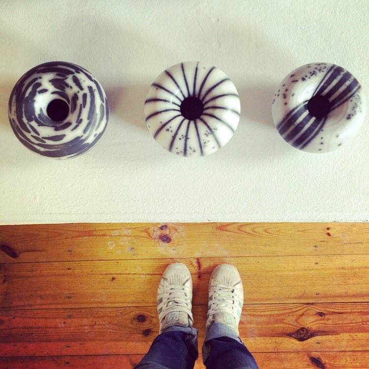 Coombestudios's tweet image. #monochrome #beauties by @timandrewspot #growingcreativity #raku #pottery #ceramics