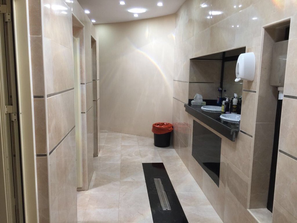 SaudiProject's tweet photo. دورة مياة نموذجية رائعة تم إنشاءها في حديقة #طبرجل العامة ، تنتظر من زوارها المحافظة عليها وعلى سائر المرافق العامة https://t.co/pxtusPmpY1
