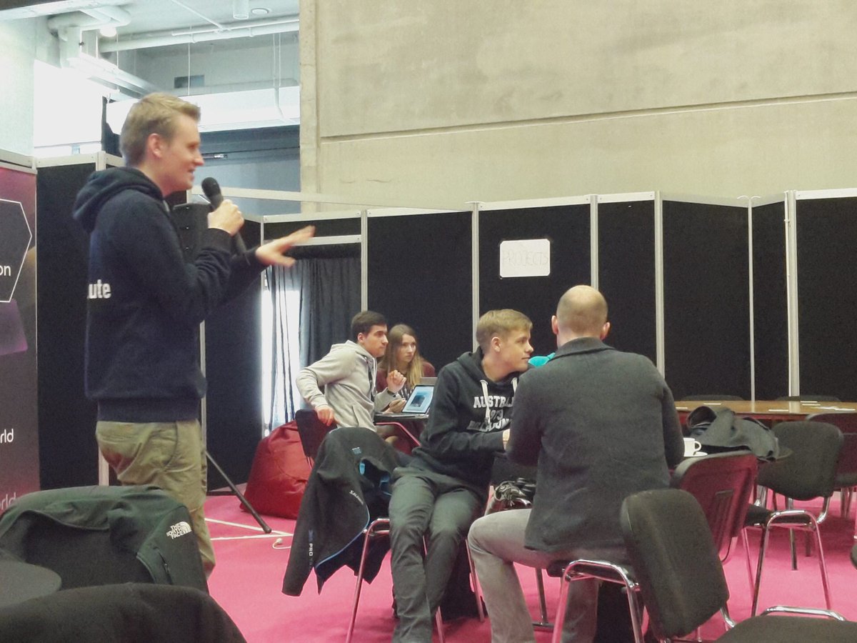 fabbaci's tweet photo. @dittes eröffnet den #hackathon auf der #appsworld Berlin. https://t.co/bmQwZ0WESL