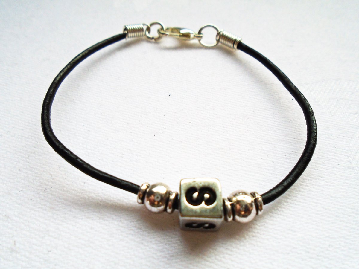 sassylasscreat1's tweet image. Children's initial bracelet kit, easy step by step instructions  for the budding jewellery maker #braceletmakingkit