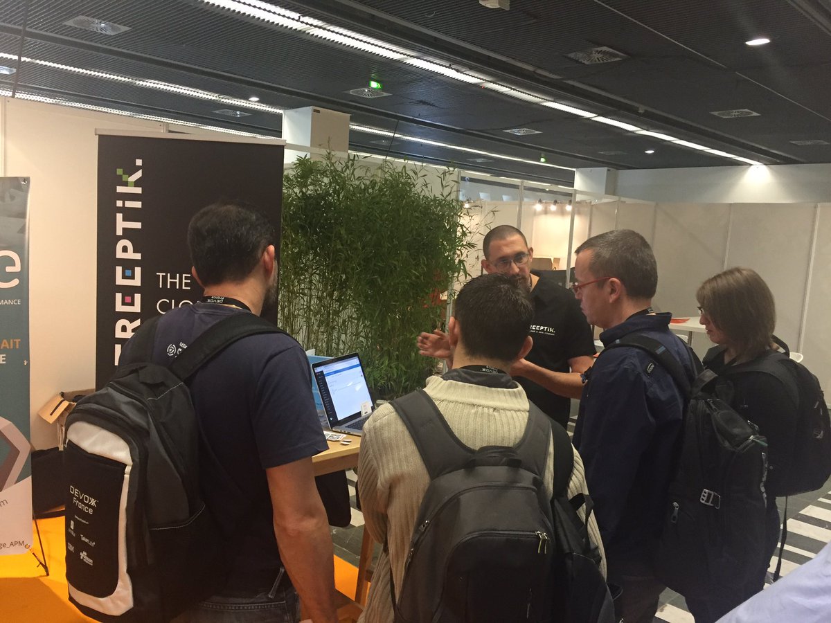 Jessicadoukhan's tweet image. Démo en live @cloudunit #evangelist #devoxxfr #integrationcontinue #taviededevjavaenmieux @treeptik