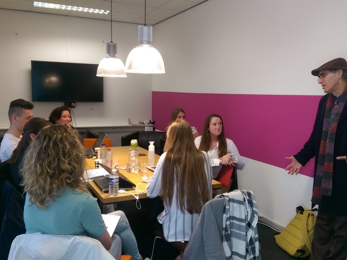 DST_Fontys's tweet photo. Our #FHC students meeting Prof. Mark Hunter. Already daring to #share ideas! Immediate #inspiration #leadingthoughts https://t.co/HzI1yBoCmP