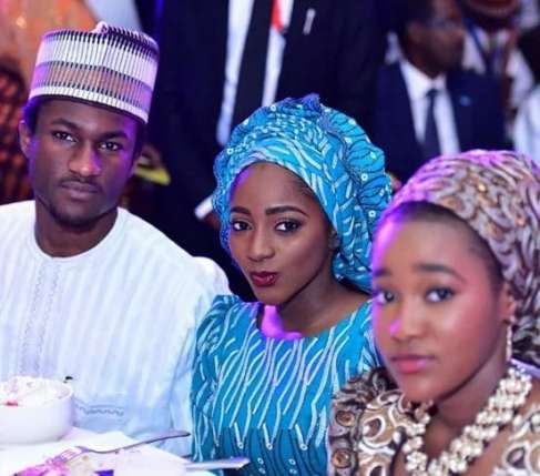 BankOnTokunbo's tweet photo. President Buhari’s 16-yr-old Daughter Flies First Class To London https://t.co/QMvHSt1KM6 via @Nigeriamotion https://t.co/SAgLTFHwGO