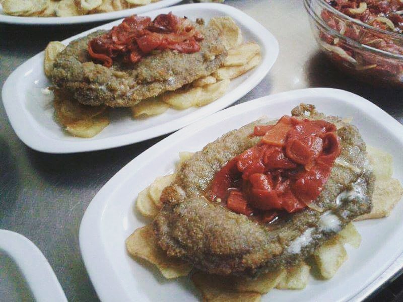 del_guia's tweet photo. Cachopo y platos de Sidrería Cat - Astur, Badalona. participante en el "I Campeonato de Cachopos del Mediterráneo. https://t.co/w1Vv7Dok2n