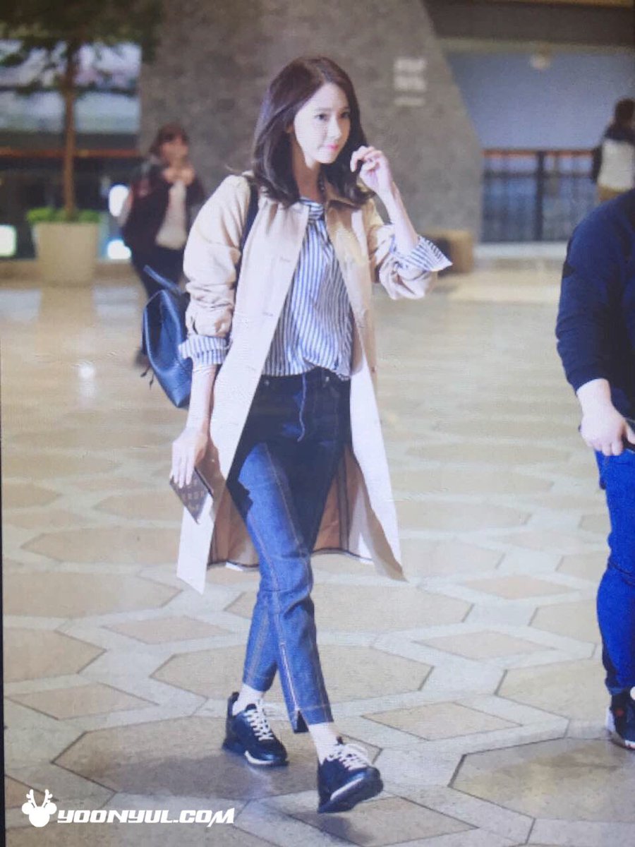 [PIC][20-04-2016]YoonA trở về Hàn Quốc + Đáp chuyến bay sang Nhật Bản dự sự kiện "Louis Vuitton Exhibition" vào chiều nay CgekMjhUAAASH2k