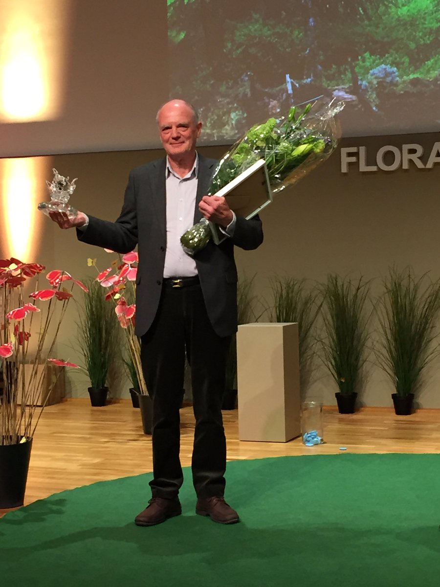 Ett jättegrattis till Rolf Löfgren, som tar emot ArtDatabankens naturvårdspris 2016
Så välförtjänt!
#flofa2016