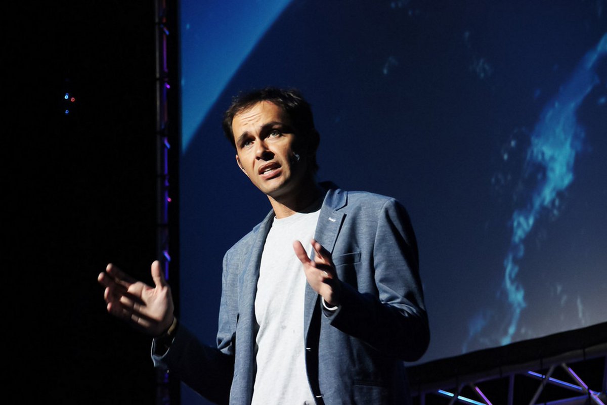 .<a href="/alanknottcraig/">Alan Knott-Craig</a> Advocate of free wifi for all <a href="/ProjectIsizwe/">Project Isizwe</a> #NetProphet2016 VIDEO bit.ly/1qYNB10