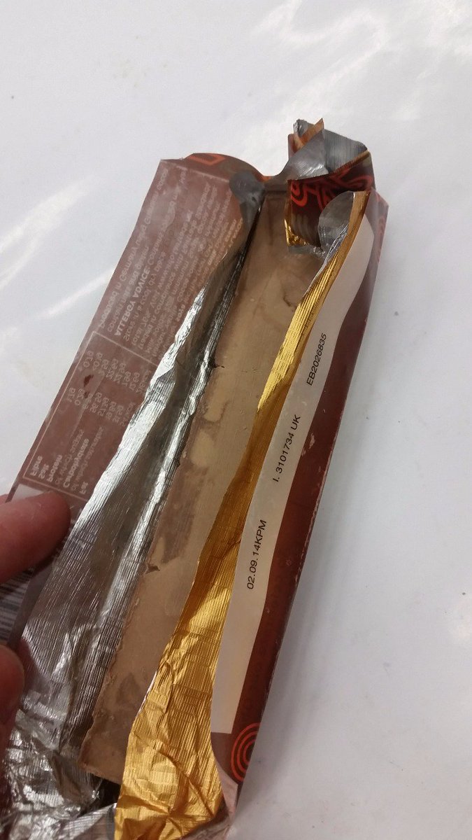 amyjaynegib's tweet photo. When you buy two bars of @divinechocolate and both bars have bloomed 💔 😢 https://t.co/wabYral9cx