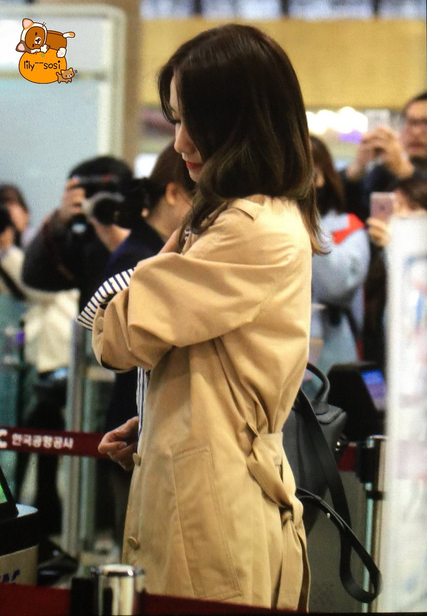 [PIC][20-04-2016]YoonA trở về Hàn Quốc + Đáp chuyến bay sang Nhật Bản dự sự kiện "Louis Vuitton Exhibition" vào chiều nay CgemEpgUEAIFpNj