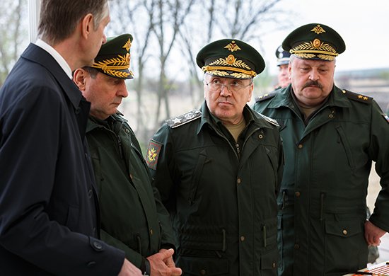 Генералы железнодорожных войск. Генерал Косенков железнодорожных. Косенков генерал лейтенант. Косенков Министерство обороны. Командующий ЖДВ Косенков