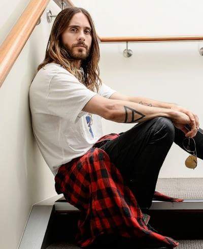 obinniegirl26's tweet photo. HAPPY #JaredLetoDay #humpdayfunday my #EchelonFamily Remember to DREAM, SMILE, LOVE, LAUGH ENJOY THE DAY  🙌 ✌💜🇽🇴 https://t.co/Yk2Y0hNeHY