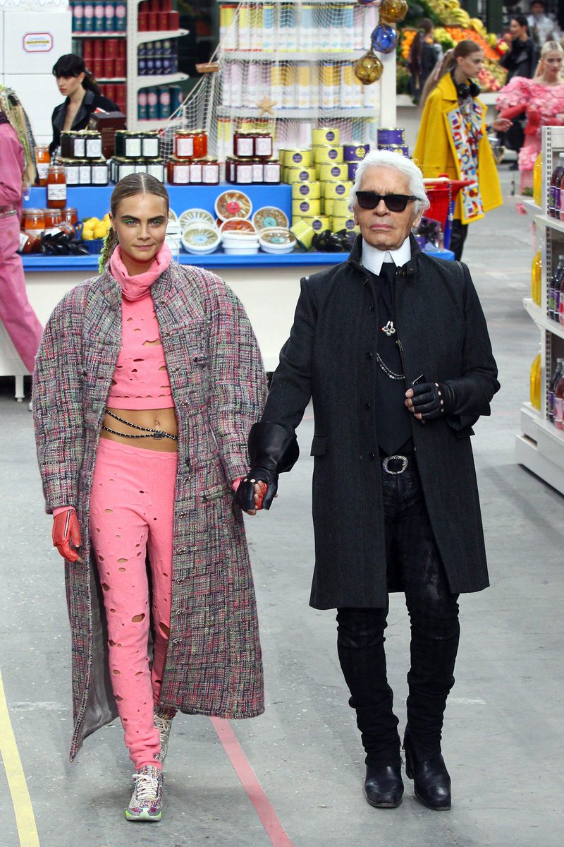 BritishVogue's tweet image. Lagerfeld has always denied he will ever retire – read the latest on the rumours: vogue.uk/8MxNYz