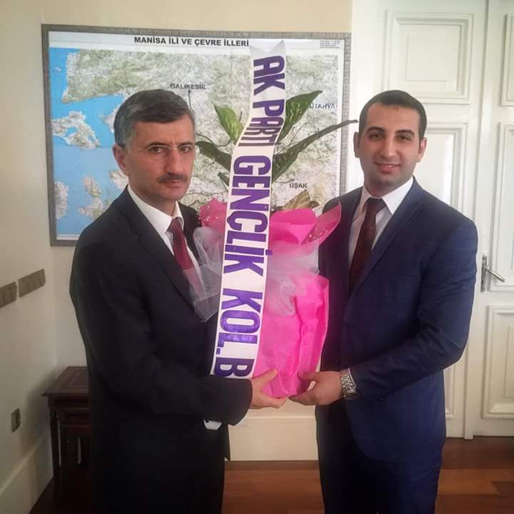 akgenclikmanisa's tweet photo. 1⃣GK İl Başk. Ender Gök ve İl Başk. Yard. ile birlikte Manisa Valimiz Erdoğan Bektaş'ı Makamında ziyarette bulunduk. https://t.co/zYM76e8kaY