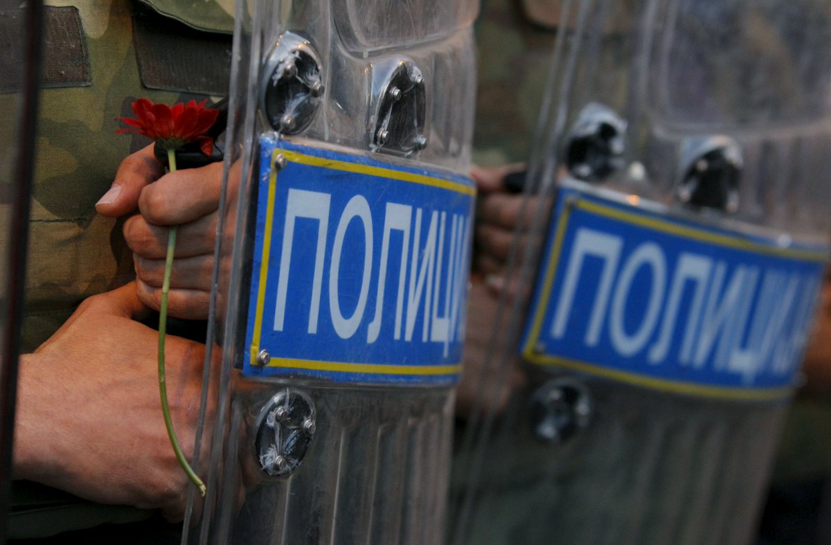 EU_Dnevnik's tweet photo. Протестиращите македонци поискаха да имат думата в политическите преговори https://t.co/qxOcV71wtQ #Протестирам https://t.co/wjB1sXIxCl