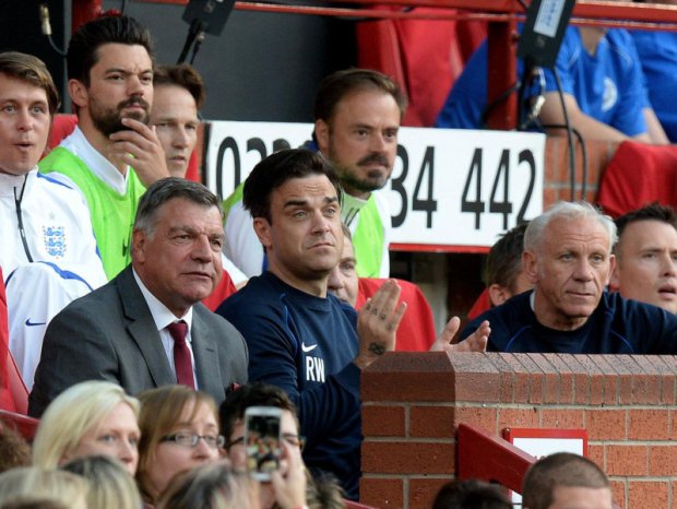 SunderlandEcho's tweet image. Sunderland manager to assist Mourinho at Soccer Aid trib.al/N8tI7q9 #northeast